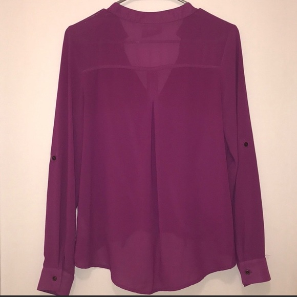 {Romeo & Juliet Couture} Purple Surplice Top - Size Small - Picture 3 of 3